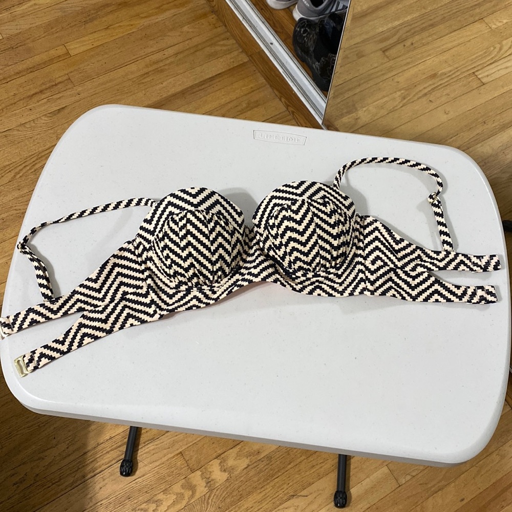 Swimsuit bra top size M, black and beige chevron print